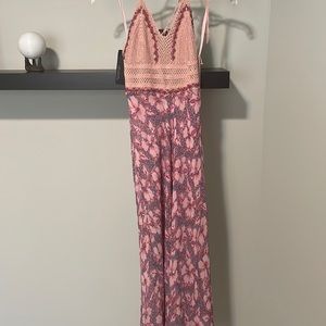 Nicole Miller100% Silk midi halter cocktail dress